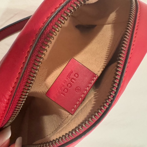 Gucci Red Chevron Quilted Crossbody Bag - Picture 5 of 6